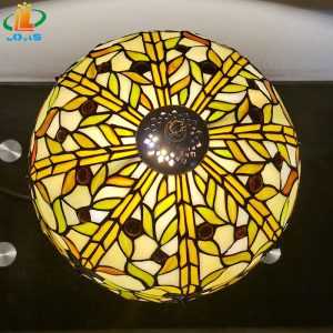 12 inch floral table lamp - Image 4
